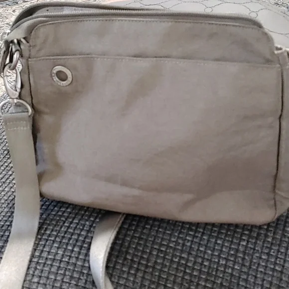 Baggallini Calais Gray Crossbody Bag TruNylon with Front RFID Wallet Pocket EUC - Picture 5 of 5